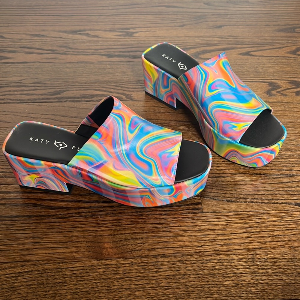 Katy Perry busy bee swirl slides 8.5